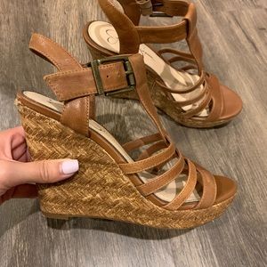 Jessica Simpson Tan Wedges